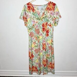 The Paragon Floral V-neck Stretch Midi Short Sleeve Dress Women's Medium Flowers